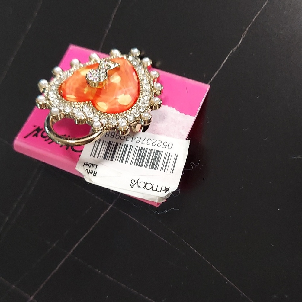 Betsey Johnson  Heart Ring - Picture 3 of 7